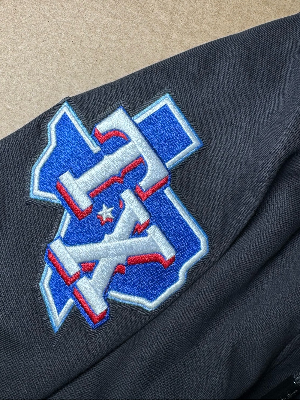 Pro Standard Texas Rangers Mexico Heritage Hoodie - Picture 3 of 6